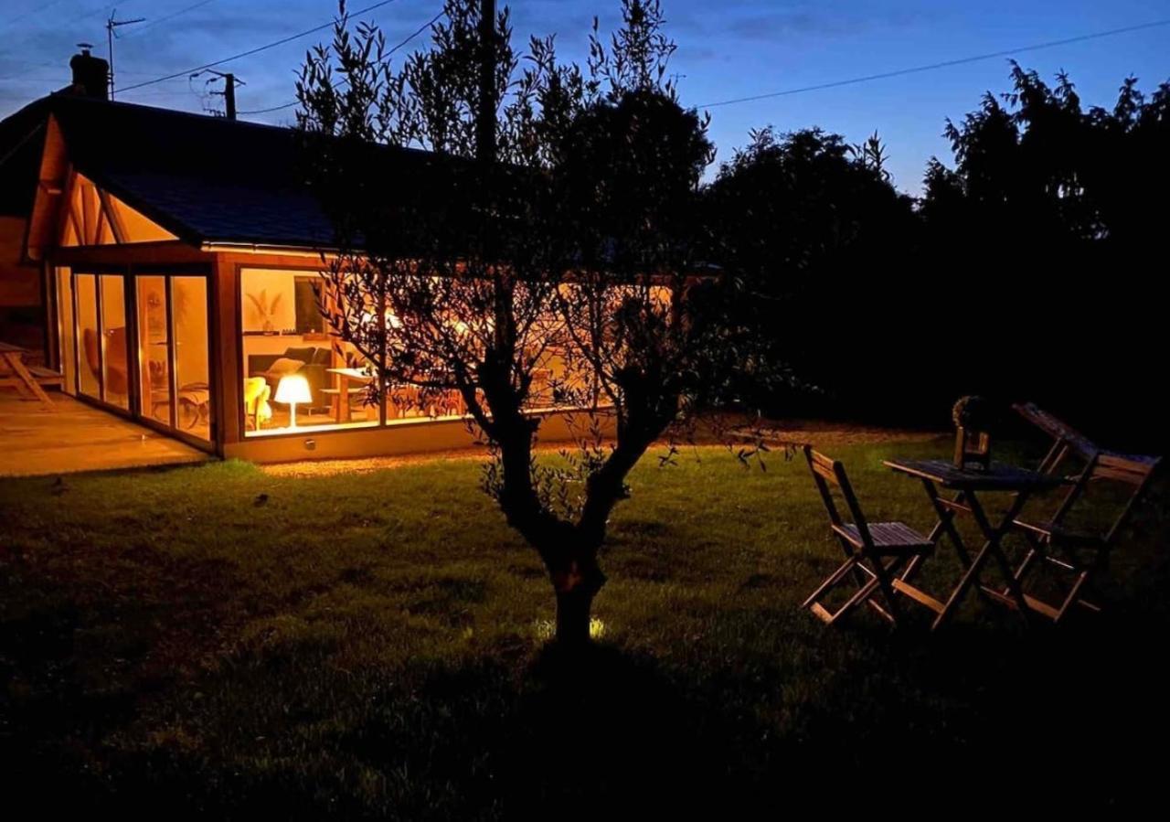 Cottage Normand Avec Sa Grande Piscine Chauffee Toute L Annee Sur Parc Arbore Et Clos En Plein Coeur De La Campagne Adapte Aux Kids Et Dog Friendly Saint-Antonin-de-Sommaire Exterior photo