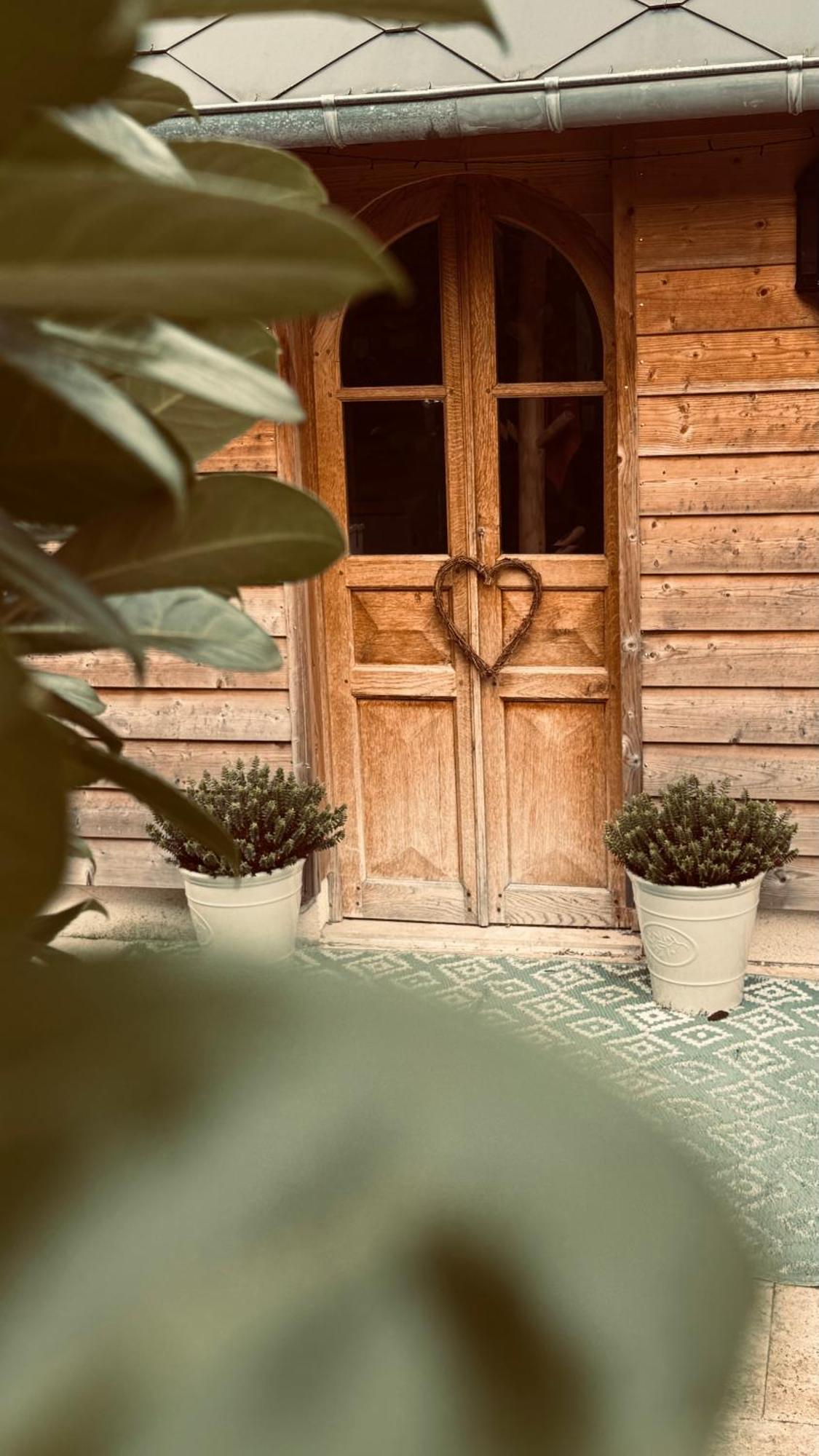 Cottage Normand Avec Sa Grande Piscine Chauffee Toute L Annee Sur Parc Arbore Et Clos En Plein Coeur De La Campagne Adapte Aux Kids Et Dog Friendly Saint-Antonin-de-Sommaire Exterior photo